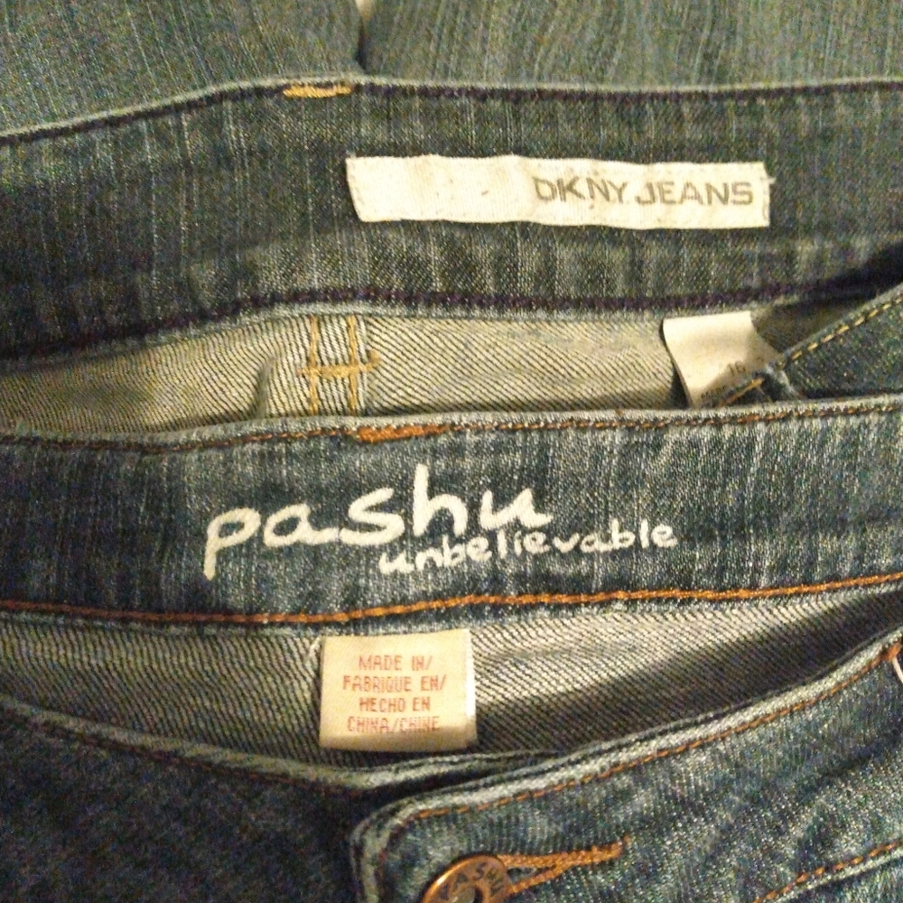 Pair Of Women's Jeans - Picture 2 of 4